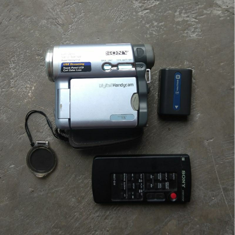 Handycam Sony Jadul Dct-trv19e
