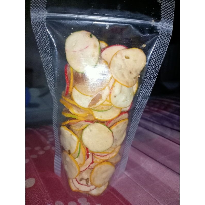 

KERUPUK SEBLAK BANTET DAUN JERUK 100GRAM