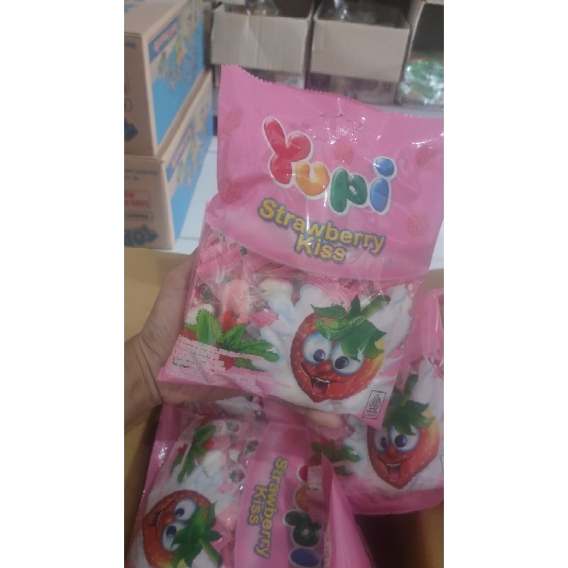 

Yupi Strawberry Kiss