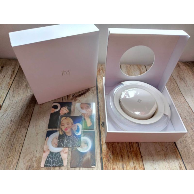 OFFICIAL Lightring ITZY + Benefit PC Set