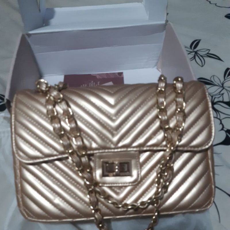 heylocal boston bag chevron