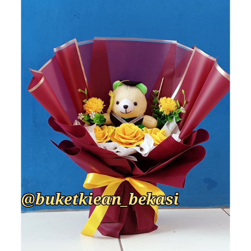 buket boneka wisuda dan bunga / buket bunga / kado wisuda/ Hadiah kelulusan/ buket boneka