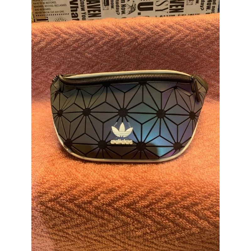 Tas adidas × Issey Miyake Import