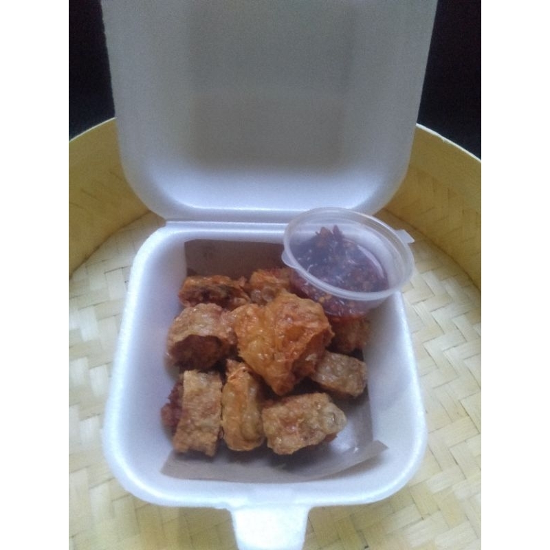 

Ayam Gohyong pontianak original kulit tahu asin gurih dgn chili oil
