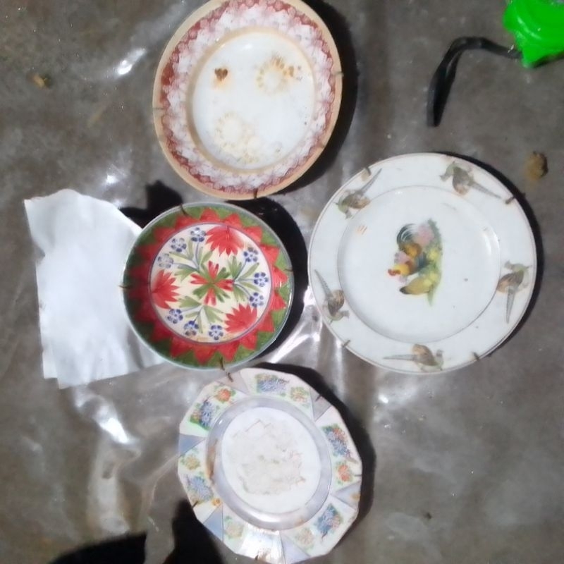 piring celadon cantik lawas langka diameter 18CM