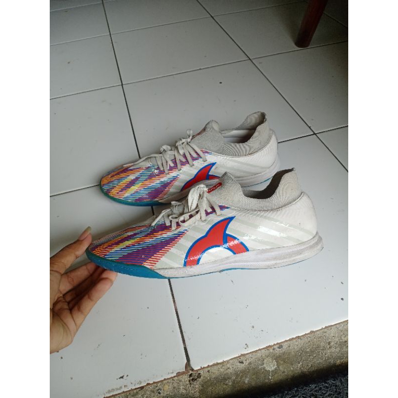 sepatu futsal ortus catalyst