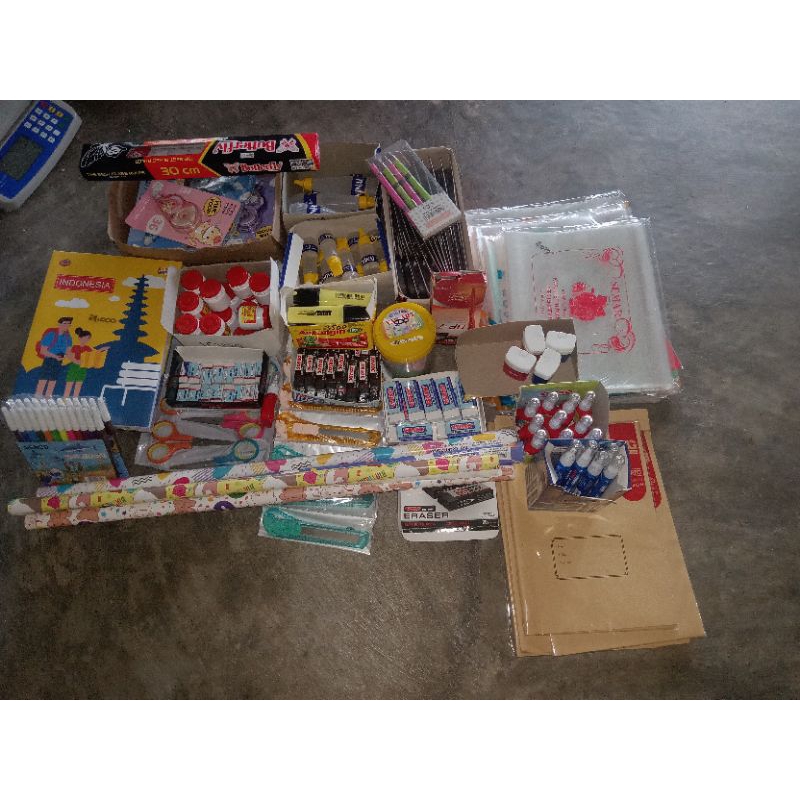 

Peralatan sekolah