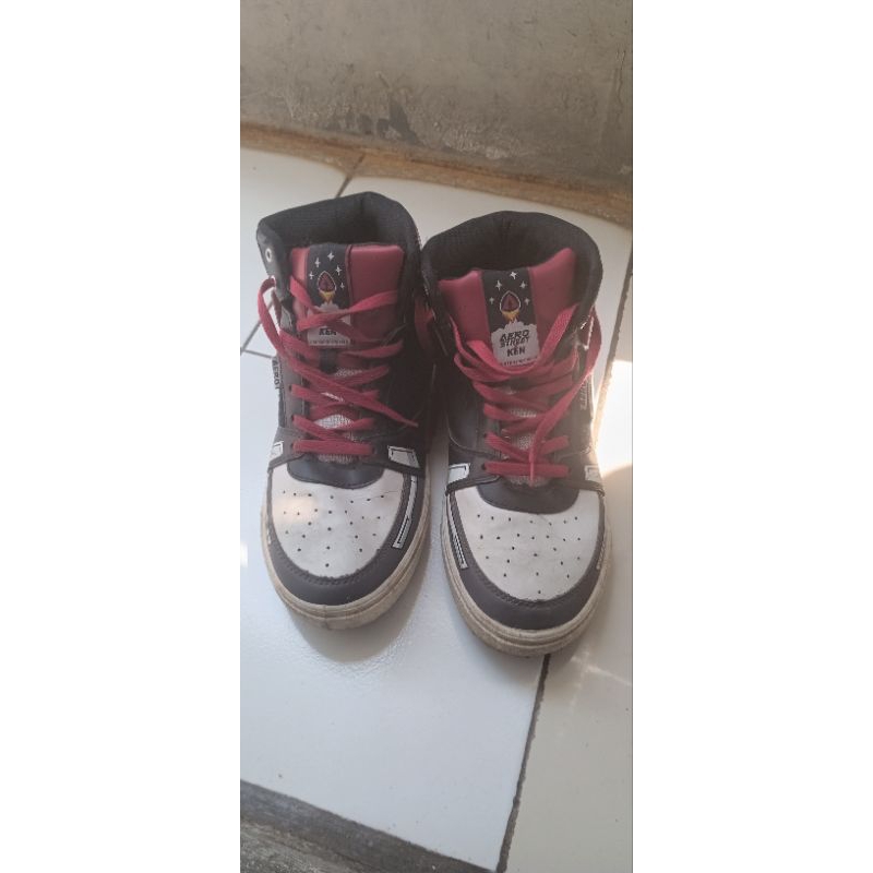 sepatu aerostreet