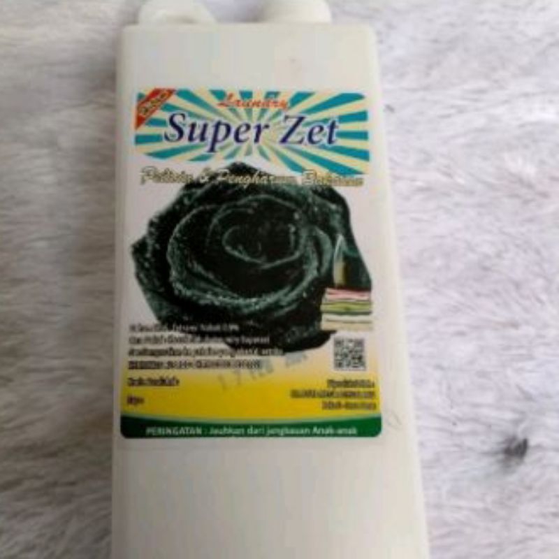 Superzet Pewangi Laundry 1 liter