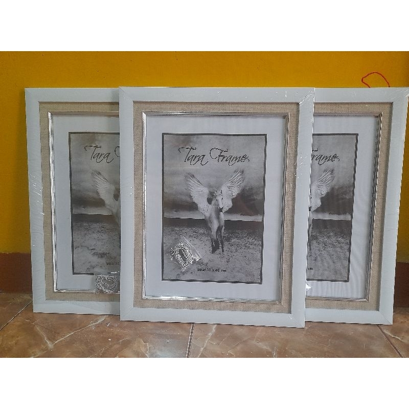 bingkai foto plus kaca minimalis ukrn 30 x 40