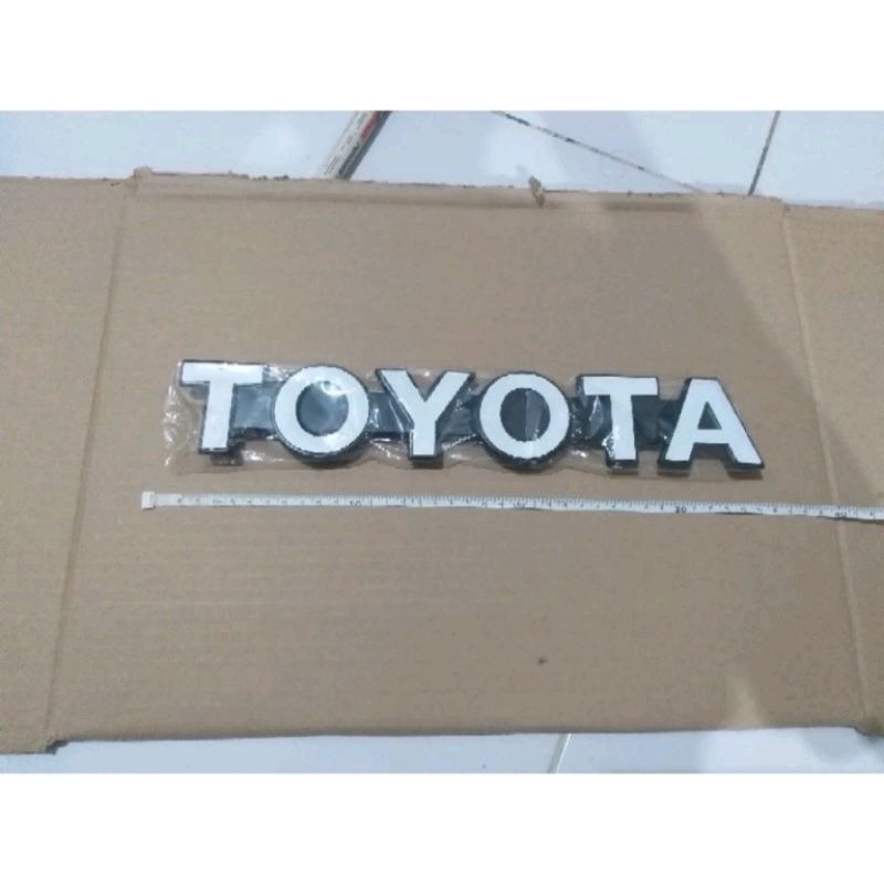 Emblem Tulisan Toyota