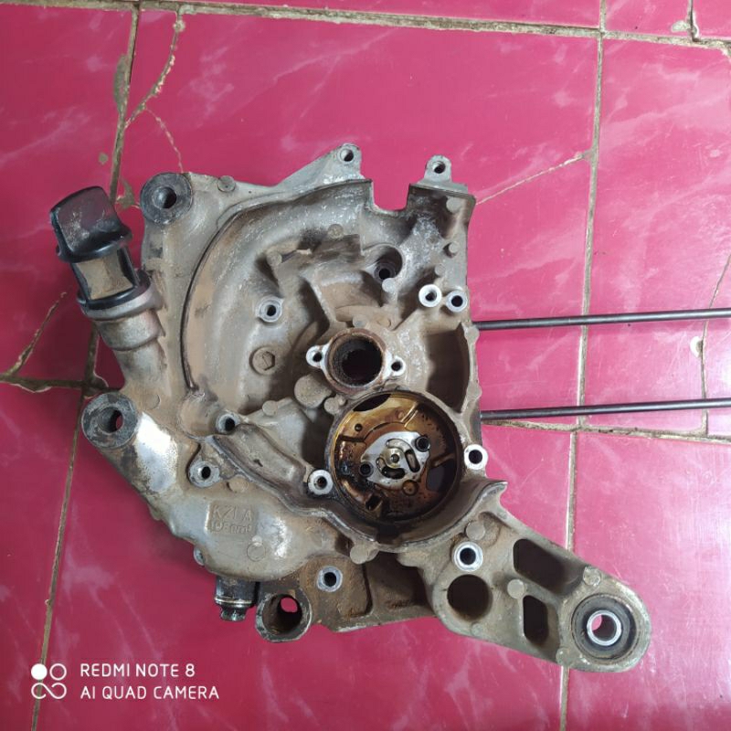 CRANKCASE CALTER BLOK MESIN KANAN  HONDA BEAT FI SCOOPY FI SPACY FI STATER KASAR ORI KZL
