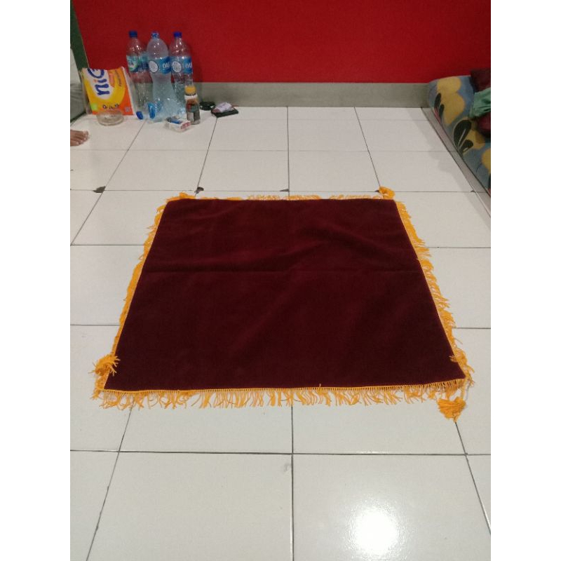 

alas baki upacara bendera polos_maron