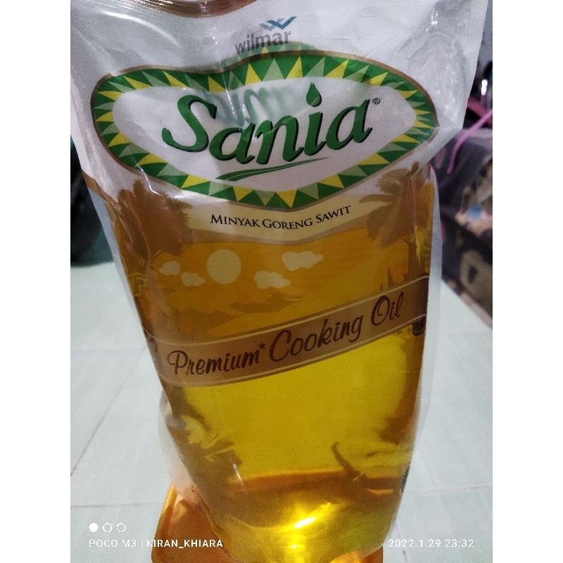 

minyak goreng Sania kemasan pouch 2 liter