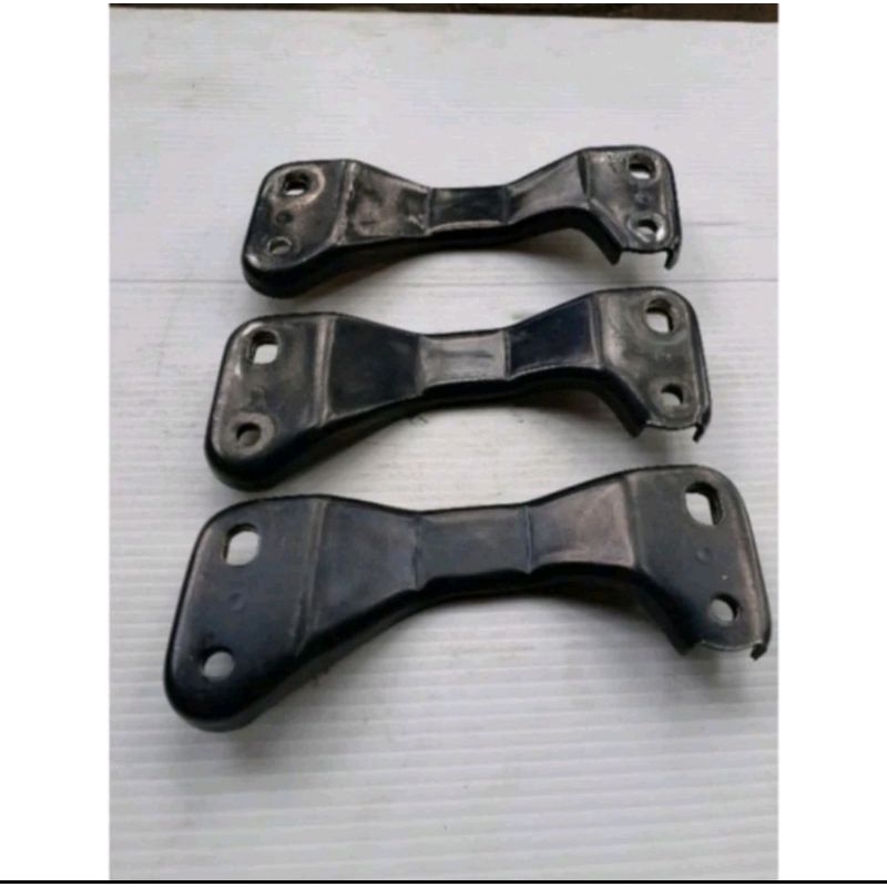 dudukan KENALPOT breket kenalpot tahanan dudukan KENALPOT motor yamaha mio sporty mio lama mio soul
