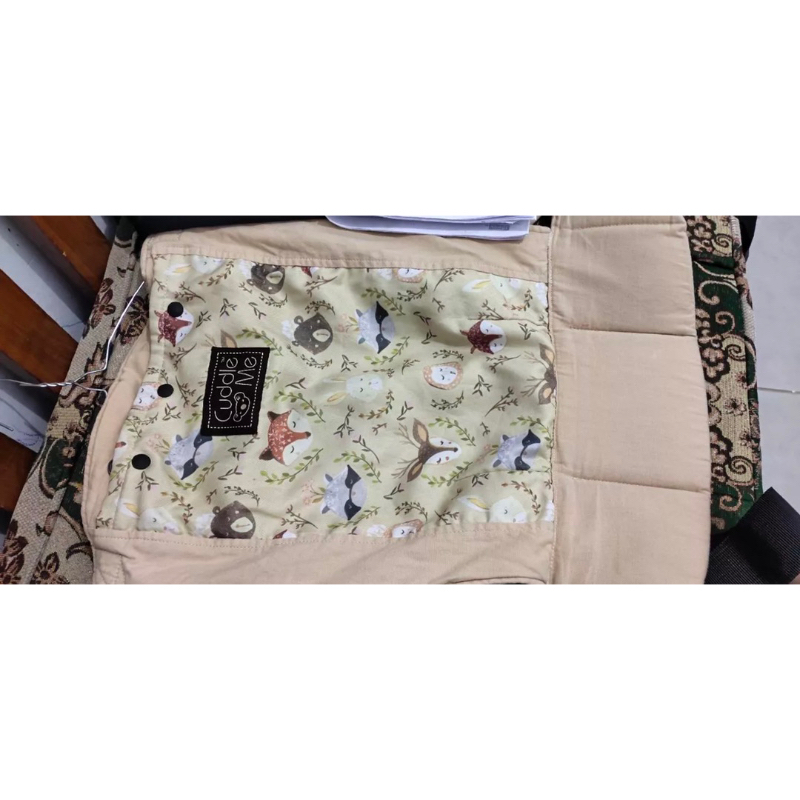 Preloved CUDDLEME- SSC lite carrier- Forest Creme