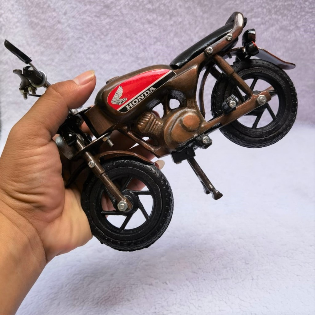 Diecast Miniatur Sepeda Motor Honda CB warna Hitam Vintage