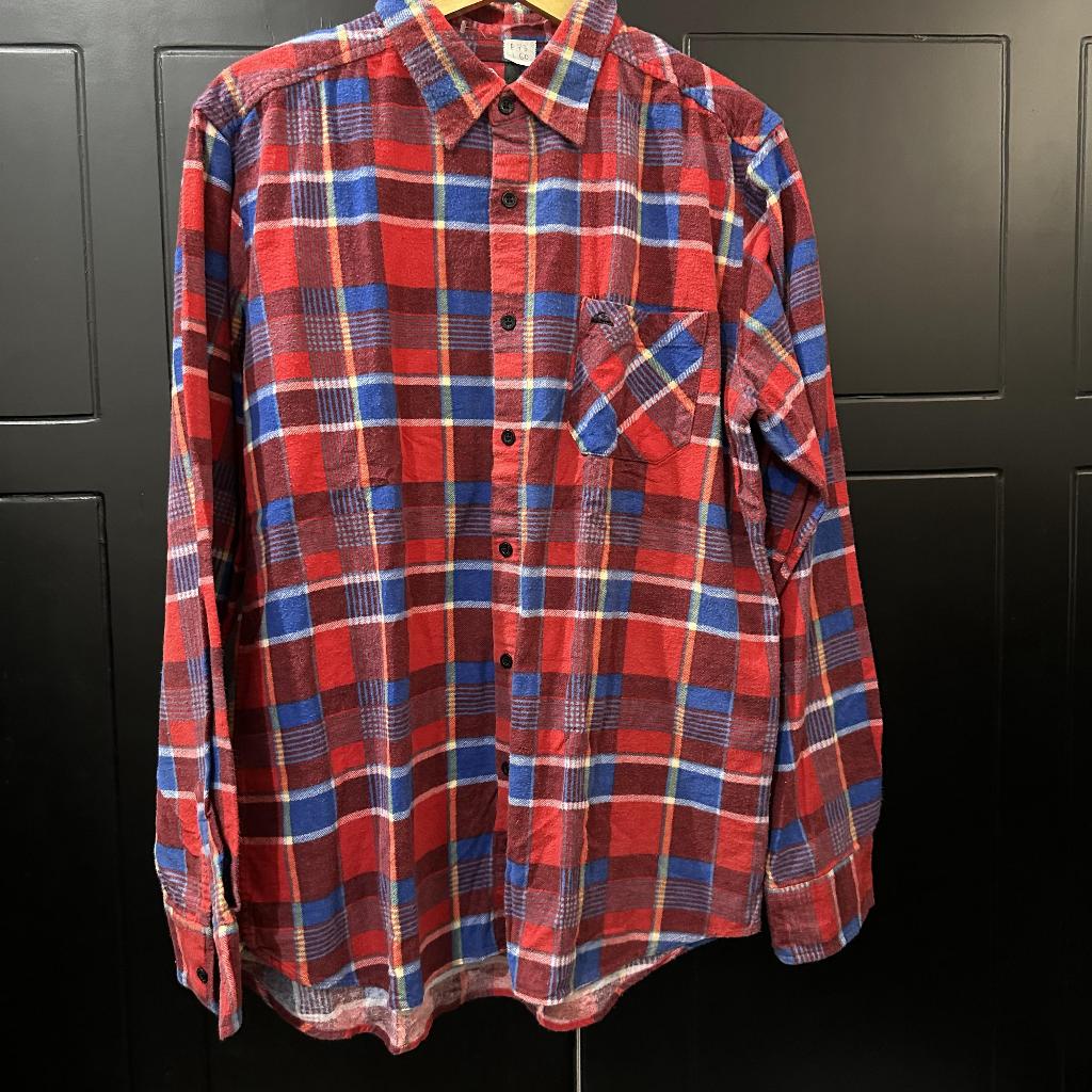kemeja flanel quiksilver XL merah