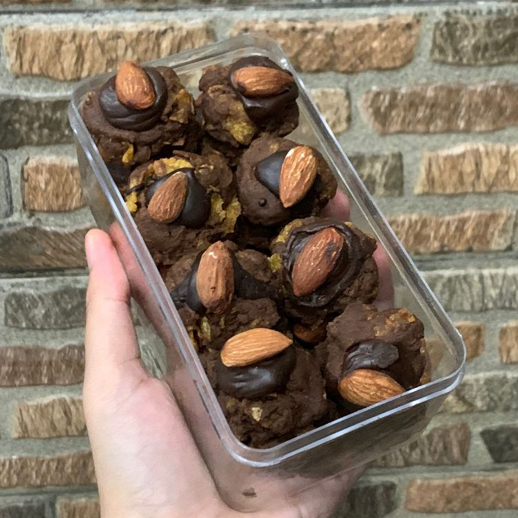 

Kue Kering Crunchy Almond Afghan Cookies Cokelat Kacang Almond Premium