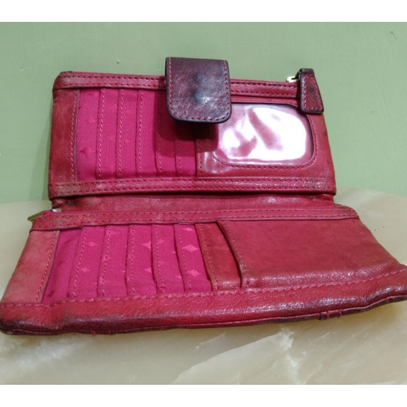 Dompet panjang fossil