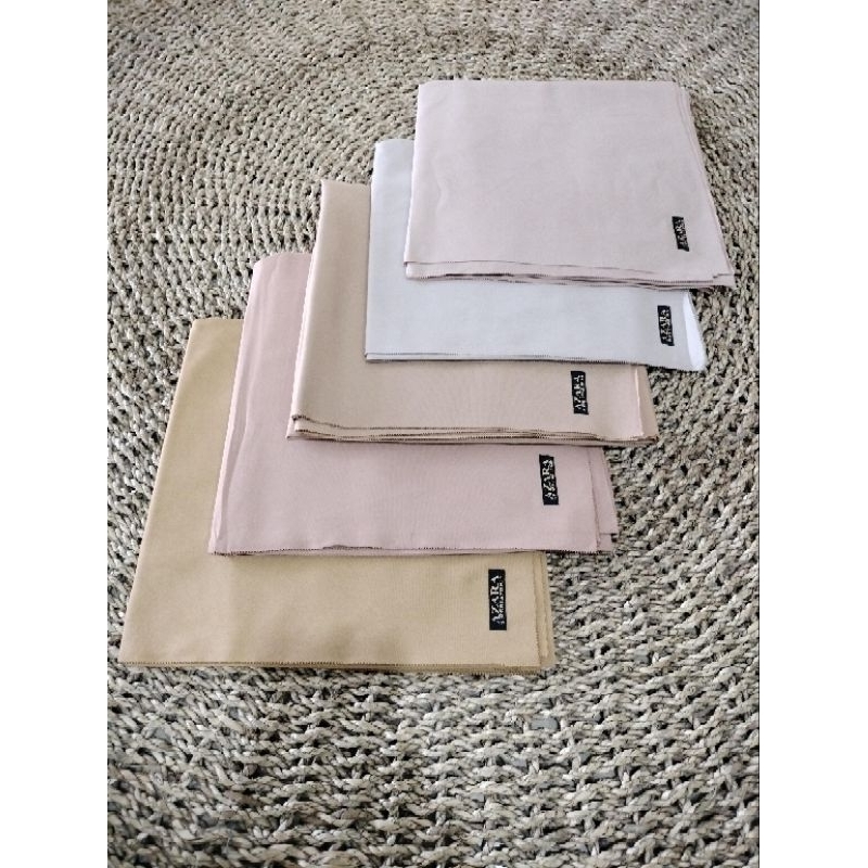 Azara oskara kerudung segi empat polos