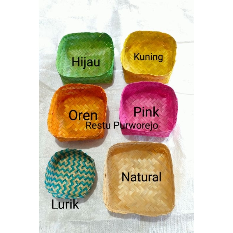 Besek Bambu warna-warni