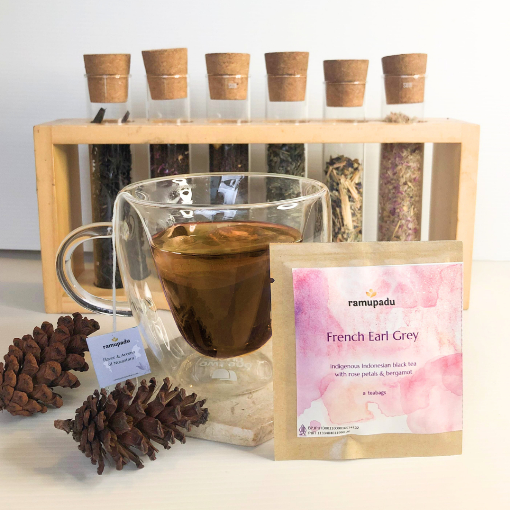 

Ramupadu - French Earl Grey (indigenous Indonesian black tea with rose petals & bergamot) - Tea Blend 2gr
