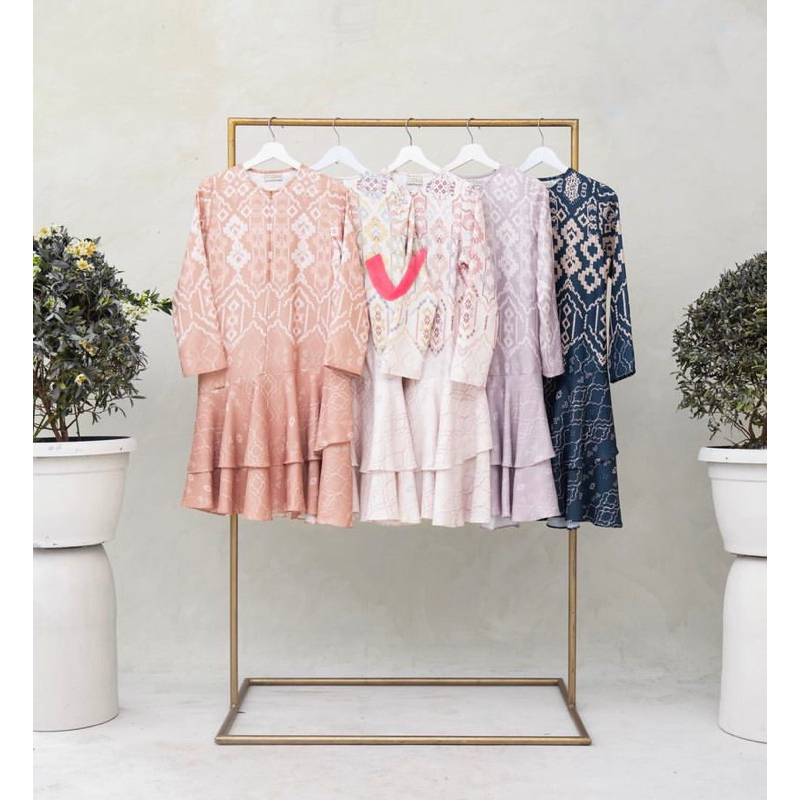 Preloved wearing klamby dara tunic