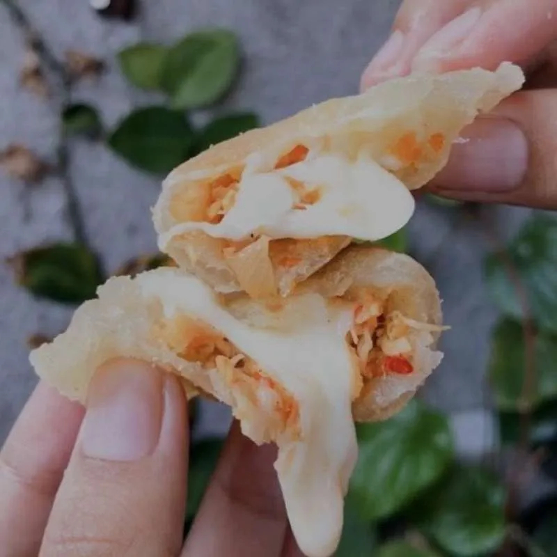 

CIRENG ISI AYAM SUWIR PEDAS MOZARELLA by SI.TOEKANG