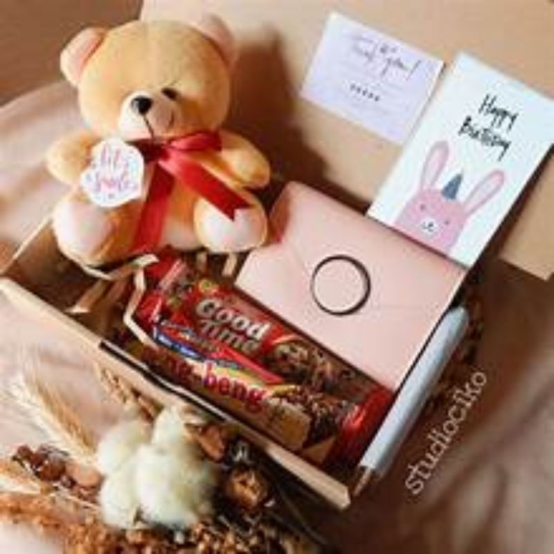 

Hampers paket snack