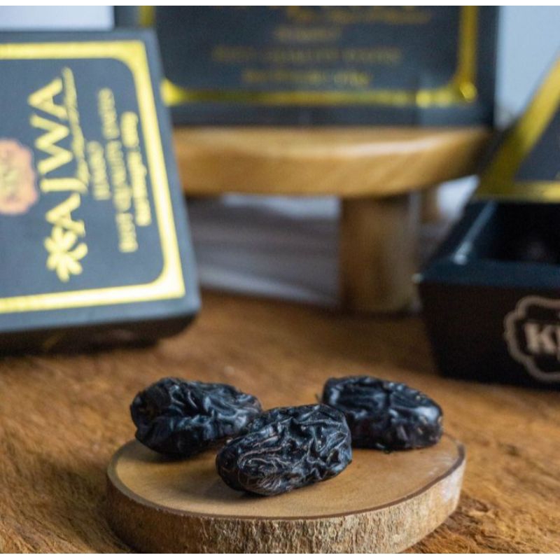 

Kurma King Ajwa Premium Grade A kemasan 1kg