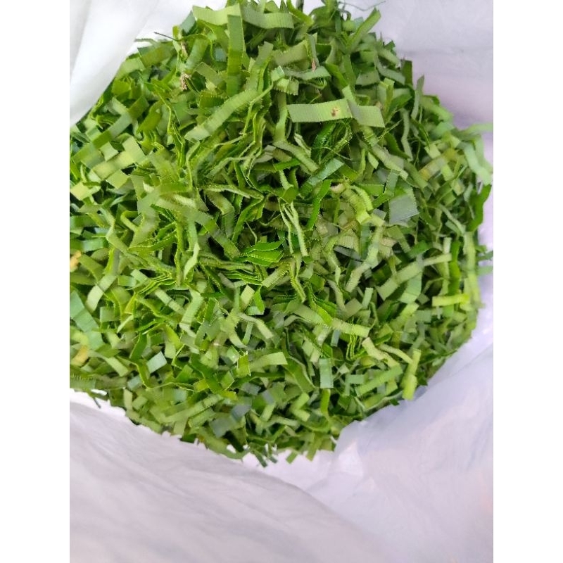 

Daun Pandan utuh/Daun Pandan iris