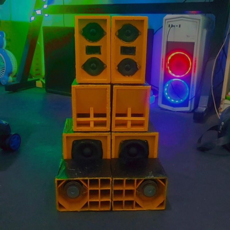 Miniatur sound system siap bunyi