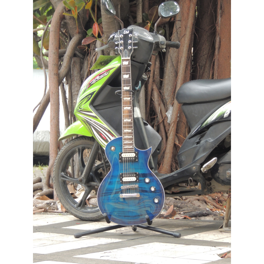 GITAR ELEKTRIK LTD LESPAUL+AMPLI