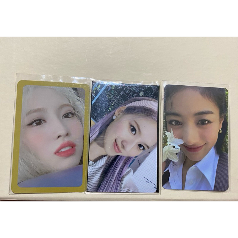 Photocard pc Album bundle Sana bando Momo Jihyo Twice Formula of Love Between 1&2 more&more (Luckydr