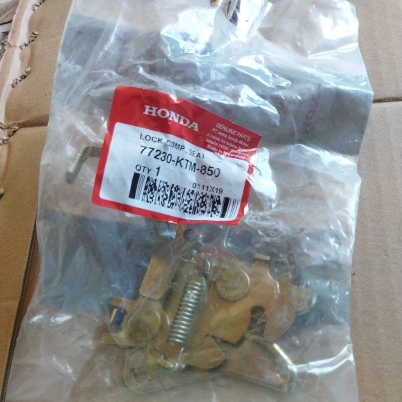 Kunci Jok (Lock Comp Seat) Supra X 125 77230KTM850