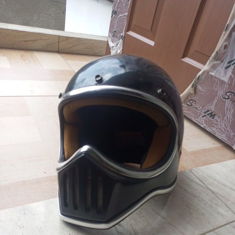 Helm cakil bekas / Helm bekas