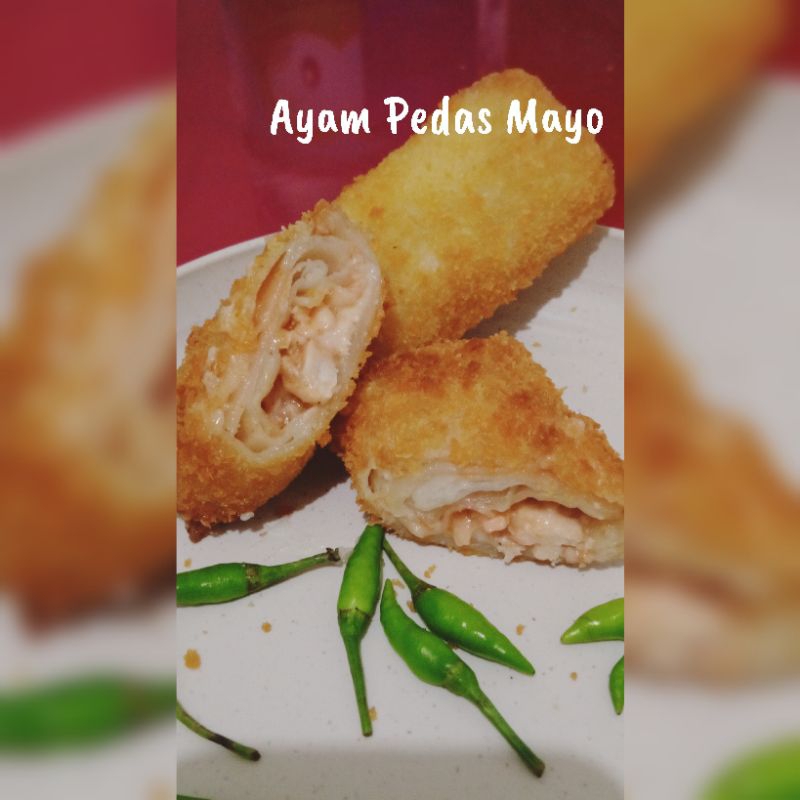 

RISOLES MAYO AYAM PEDAS