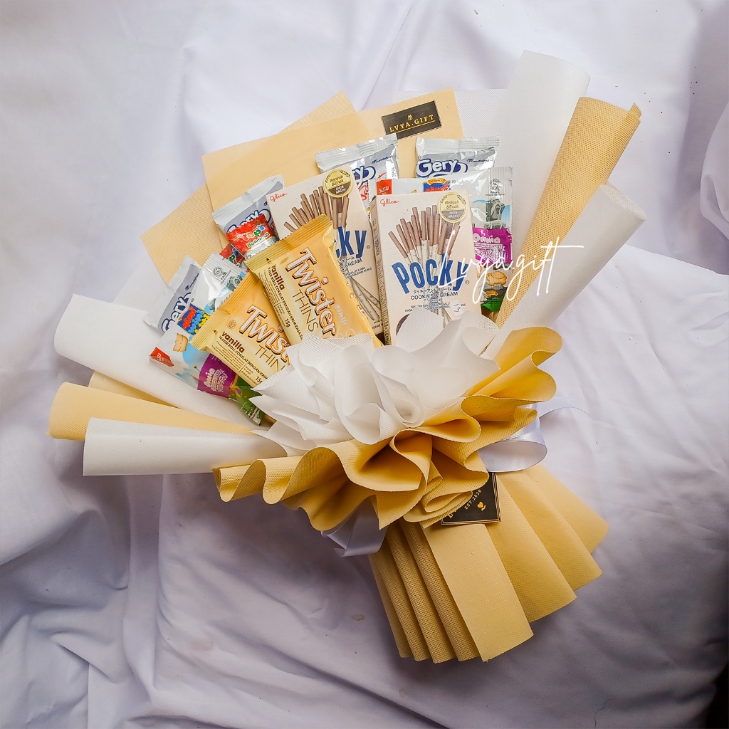 

LVYA.GIFT 4221 K BUKET SNACK KUNING CREAM MEDIUM-BIG SIZE RANDOM SNACK BUKET WISUDA