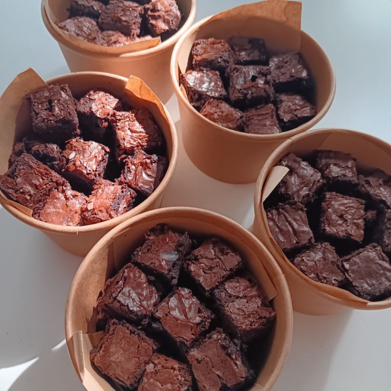 

Mini Fudgy Brownies 8oz | Brownies bites cup | Fudgy brownies by ManisGurih