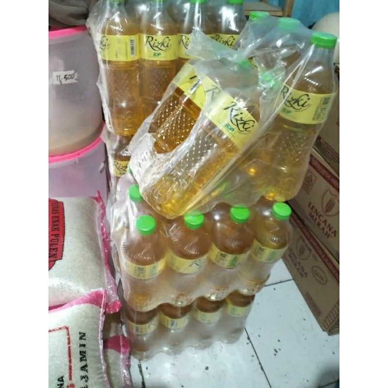 

minyak rizki 900ml per krat isi 12 botol