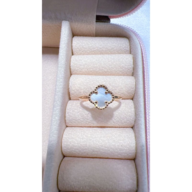 Cincin vancleef putih