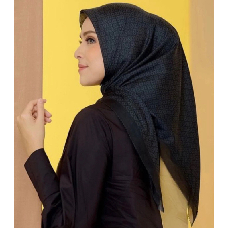 BUTTONSCARVES TAPIS SQUARE