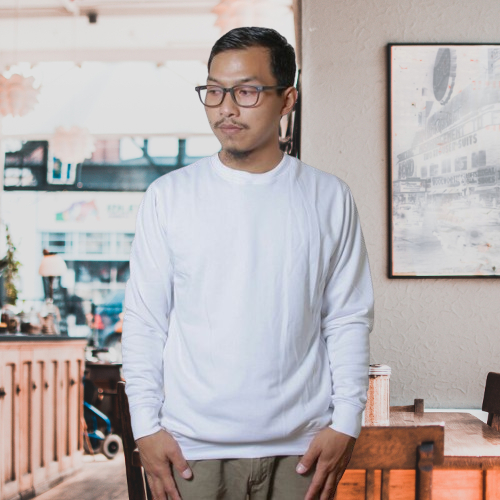 Sweater/Crewneck/Sweater Polos putih/Sweatshirt