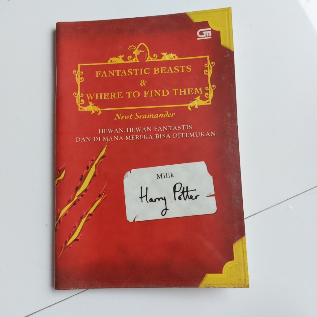 Buku Fantastic Beast & Where To Find Them - 1 Buah Preloved