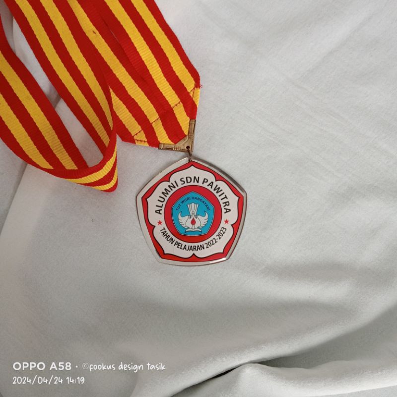 medali KEJUARAAN, medali kelulusan, medali perpisahan. medali stainless