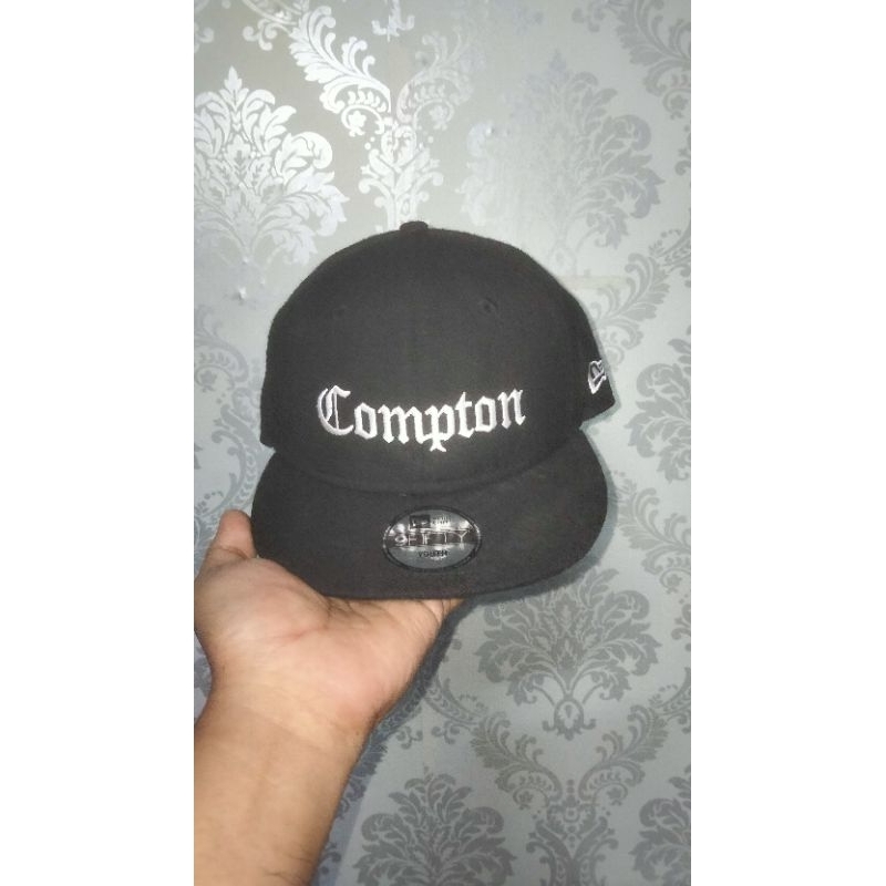 Topi New Era Compton