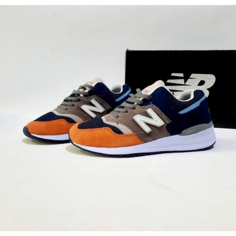 sepatu olahraga pria terlaris SEPATu jogging KUALITAS PREMIUM Sepatu Black Gold Import Lokal sepatu 