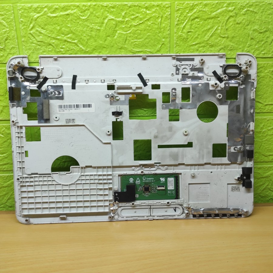 Kesing Casing Frame Keyboard Palmrest Laptop Toshiba Satellite L745 L745D  Mulus