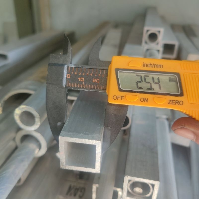 hollow aluminium 25mm x 25mm tebal 3mm x 1meter